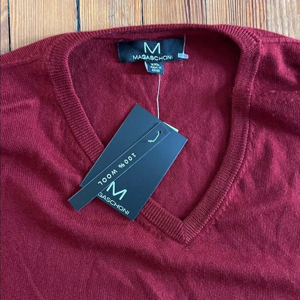 MAGASCHONI Men's XL/T 100% Wool V-Neck Sweater Pullover Dark Red Holiday NWT - Picture 2 of 7